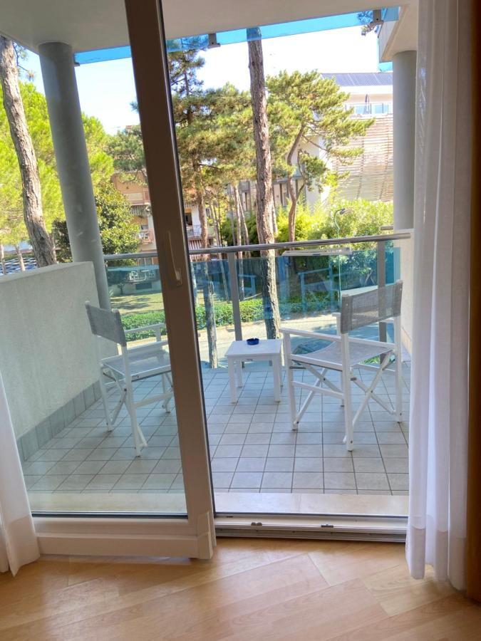 Hotel Bellevue Lignano Sabbiadoro Bagian luar foto