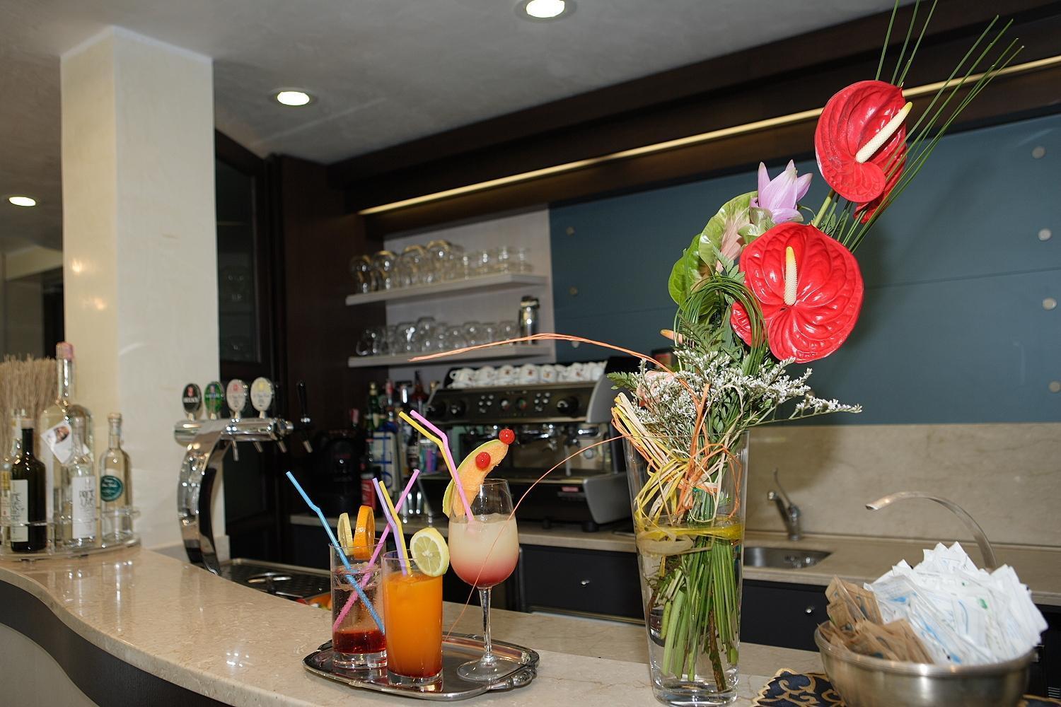 Hotel Bellevue Lignano Sabbiadoro Bagian luar foto
