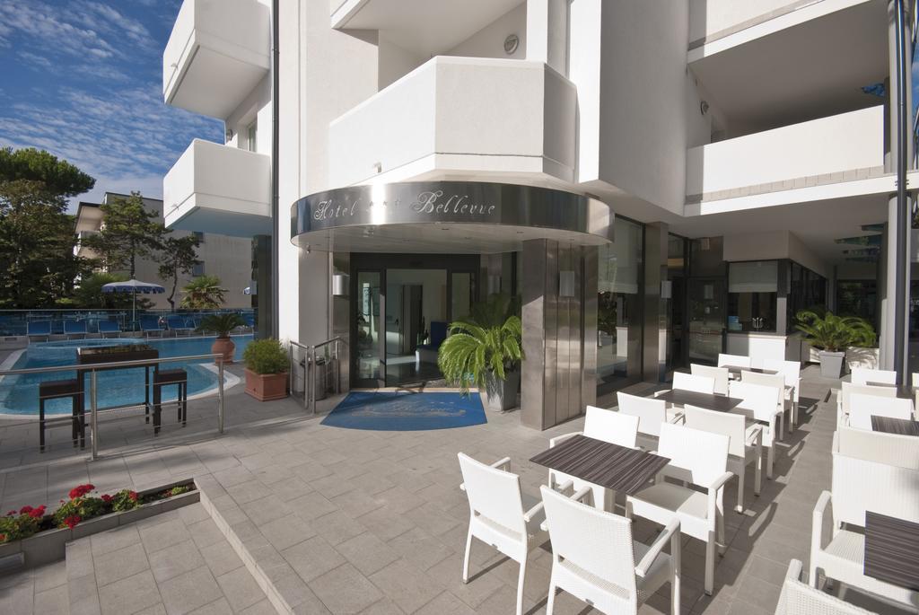 Hotel Bellevue Lignano Sabbiadoro Bagian luar foto